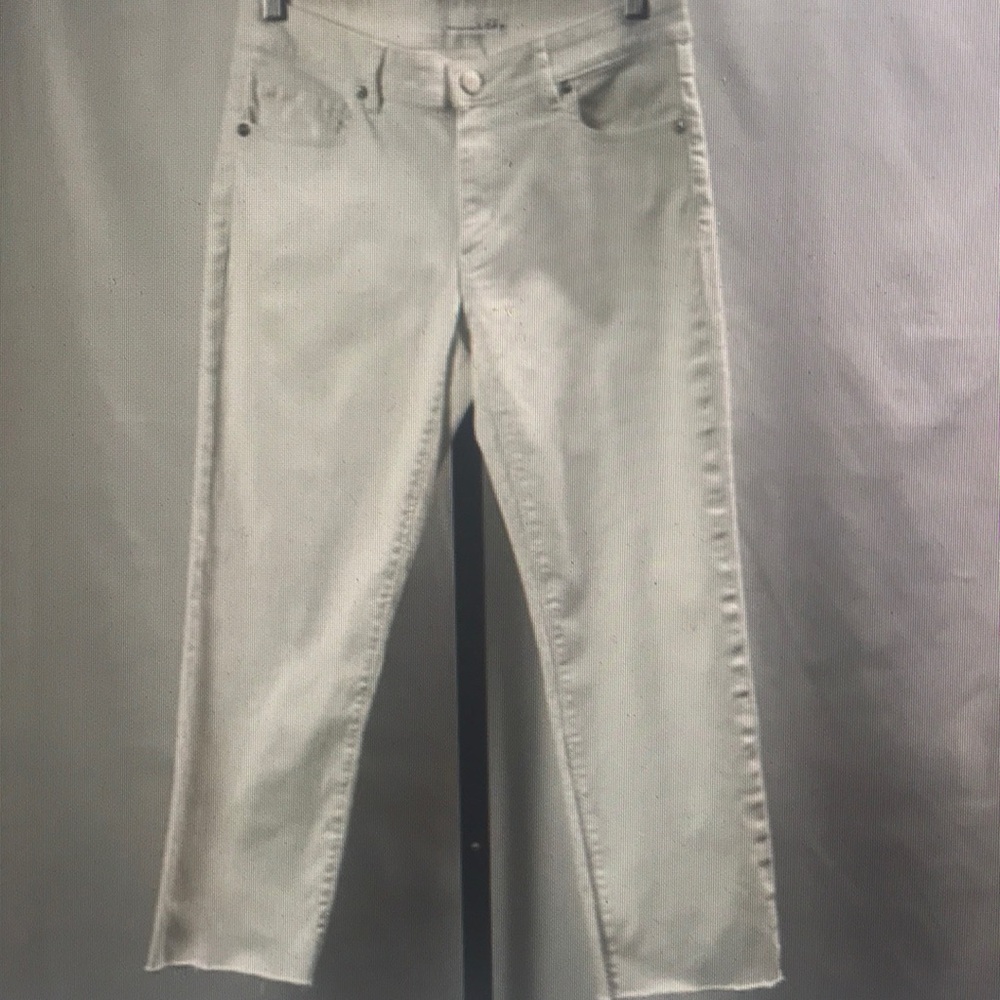 Loft women’s white curvy straight cropped jeans